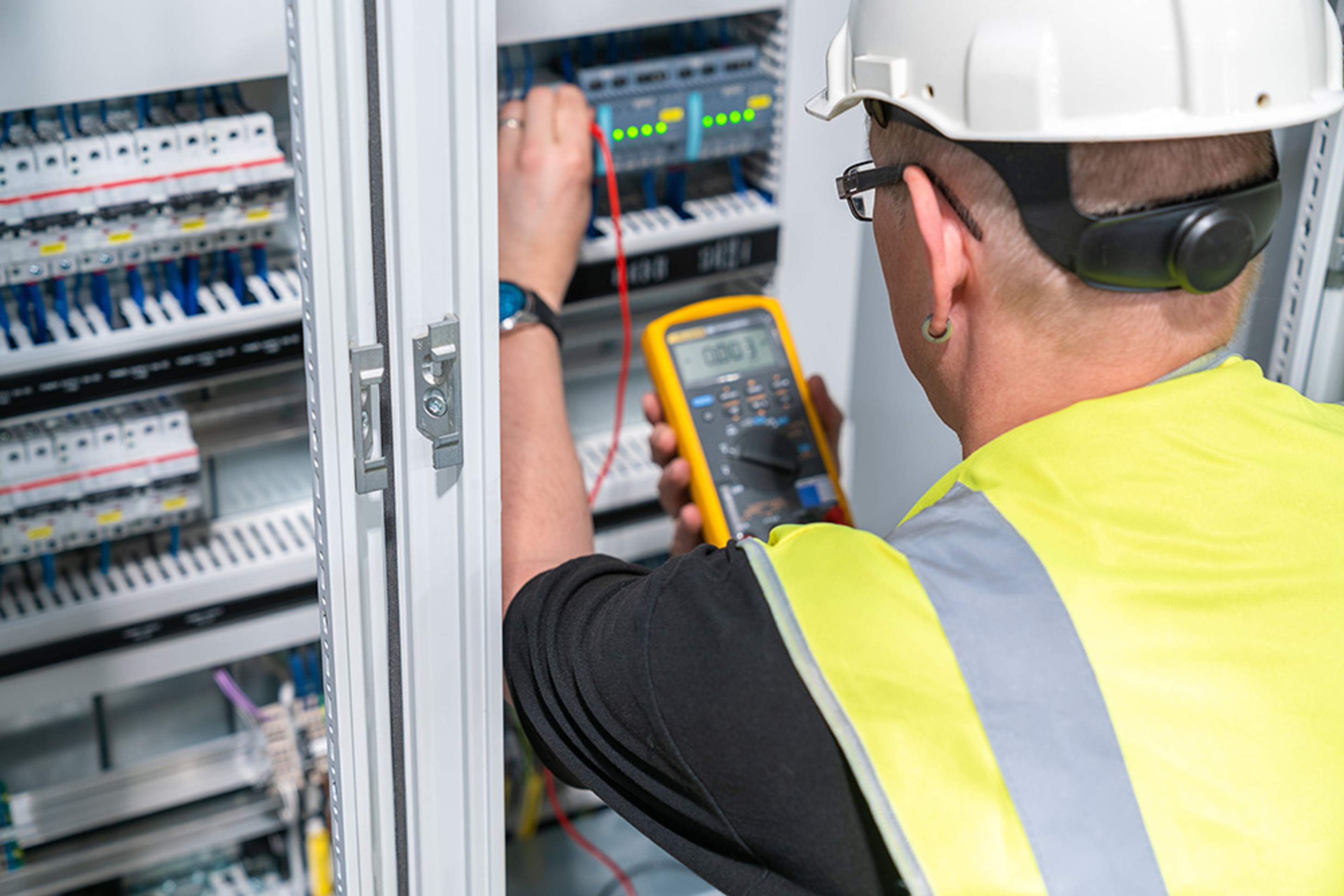 Elektroanlagen-Kontrolle bei V-Tech Elektroinstallation in Königsbrunn