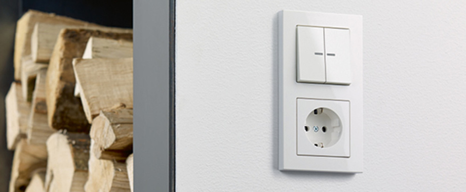 JUNG KNX Taster F 10 bei V-Tech Elektroinstallation in Königsbrunn